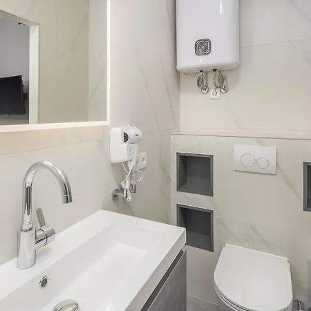 Gorgeous In Micetici With Wifi Apartment Ladrovici