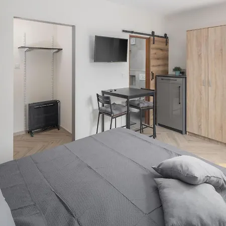 Apartment Awesome In Micetici With Wifi *