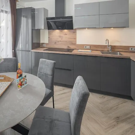 Gorgeous In Micetici With Wifi Apartment *